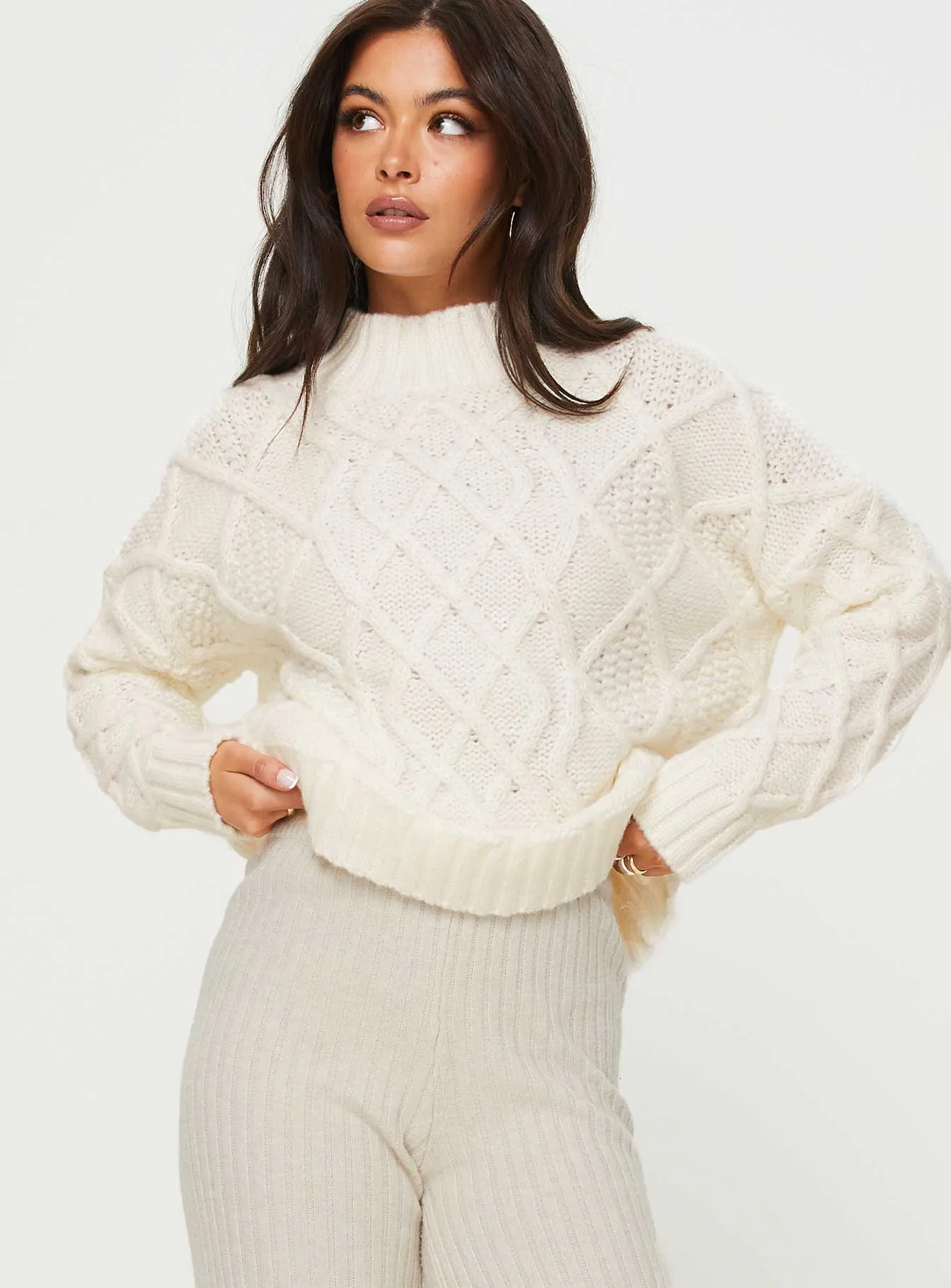 Lewin Cable Knit Sweater Beige